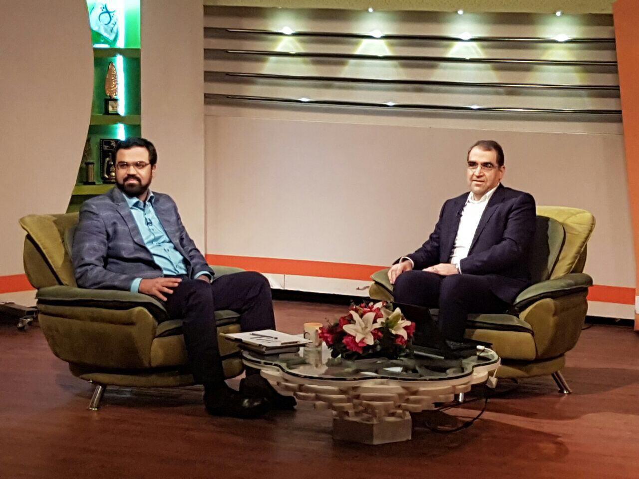 به جای رو کردن فیش حقوقی، سیستم مالیاتی را درست کنید/ تغییر تعرفه ها برمبنای قانون برنامه پنجم توسعه صورت گرفت