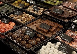 گشایش نمایشگاه صنایع غذایی، شیرینی و شکلات ایرانی در اردبیل