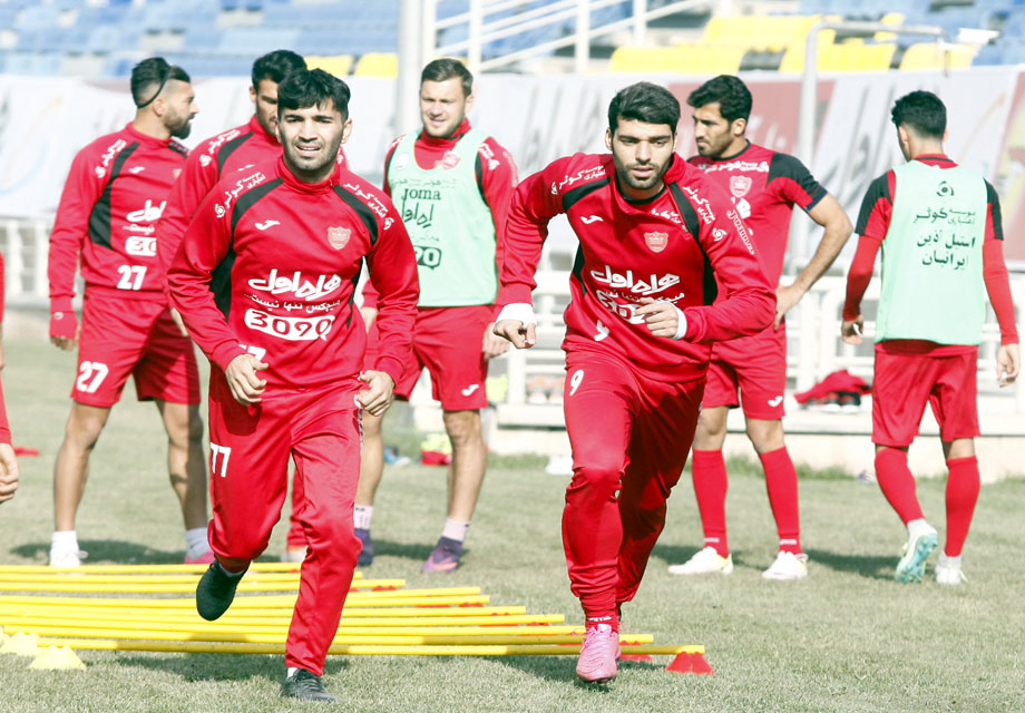 تمرین پرسپولیس در هوای سرد ورزشگاه آزادی برگزار شد