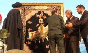 رونمایی از 117کتاب زندگینامه شهدای گلستان