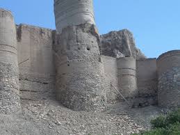 تخریب 90درصدی قلعه باستانی شهرستان رابر
