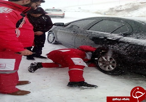 امداد رسانی به 157خودروی گرفتار در برف