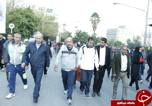 پیاده&zwnj;روی خانوادگی با حضور معاون وزیر ورزش و جوانان+تصاویر