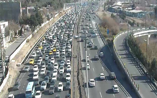 بارش برف و باران در جاده&zwnj;های کشور/ داشتن زنجیر چرخ در محورهای برف گیر الزامی است