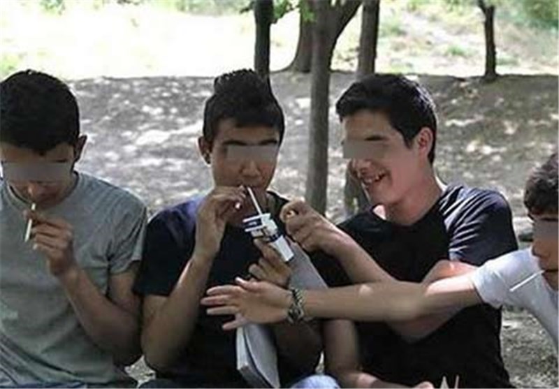 سن ورود به دام اعتیاد در سراشیبی سقوط/ نوجوانانی که با تبلیغات دروغ به سمت اعتیاد کشیده می&zwnj;شوند