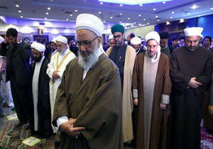 آیا می‌توان نماز جماعت را به اهل سنت اقتدا کرد؟+نظر مراجع تقلید