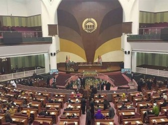 نمایندگان از اشرف&zwnj;غنی خواست به مصوبات مجلس احترام بگذارد