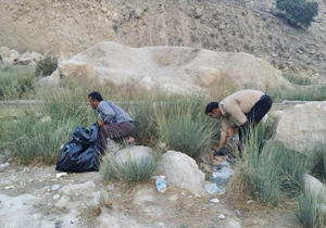 پاکسازی معابر ورودی و خروجی شهر چرام