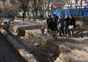 کشف جدار خارجی بلوار تفرجگاه تاریخی چهارباغ