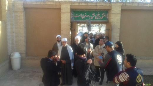 بازدید میهمانان خارجی از بیت امام (ره) در خمین + تصاویر