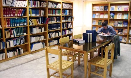 کمک یک میلیارد ریالی استاندار همدان به کتابخانه های عمومی