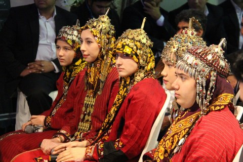 آبشاری از عاطفه در جشن ازدواج 40 زوج کلاله ای + تصاویر