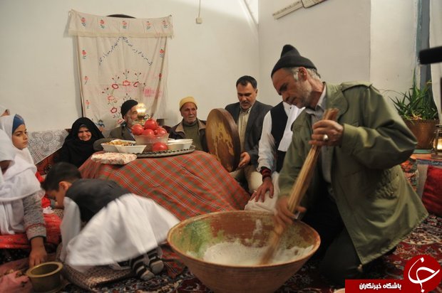 &laquo;اوسونه خوانی &raquo; در شب یلدای کویر/ رسومی که فراموش شدند