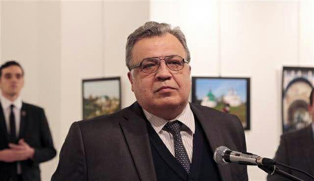 سفیر روسیه در آنکارا در پی حمله مسلحانه کشته شد + تصاویر