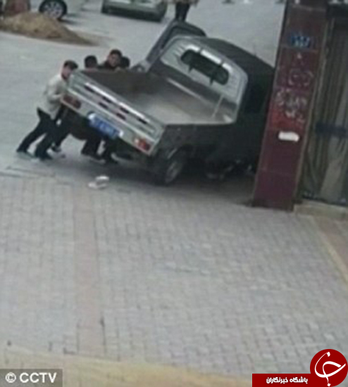 چند ژان والژان جان دوچرخه&zwnj;سوار را نجات دادند +تصاویر