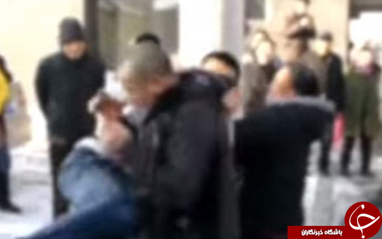 این پسر پدر و مادرش را کتک زد +تصاویر