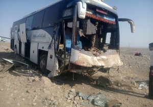 9 زائر براثر تصادف مصدوم شدند