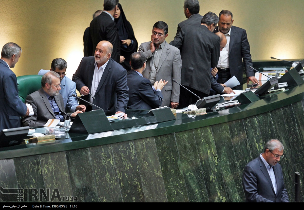 از رکود اقتصادی حاکم بر کشور تا بانک هایی که تسهیلات نمی دهند