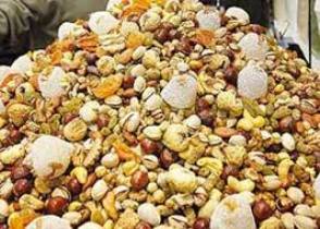 توزیع بسته های میوه و آجیل شب یلدا در شوط