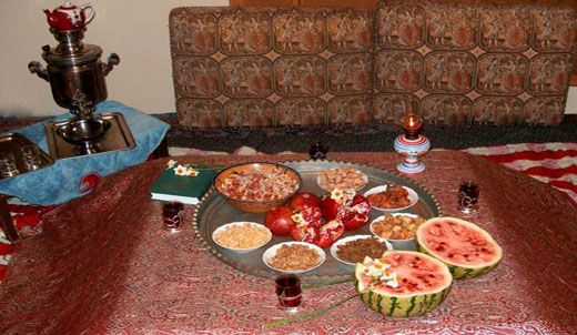 چیدن سفره های سنتی در شب یلدا