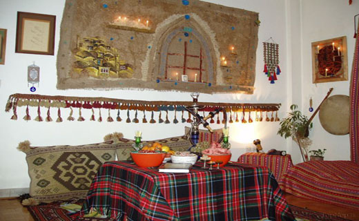 چیدن سفره های سنتی در شب یلدا