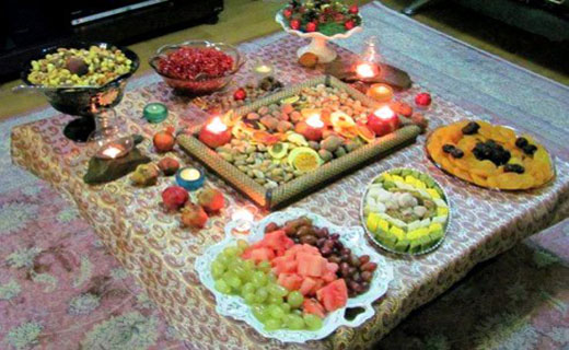 چیدن سفره های سنتی در شب یلدا