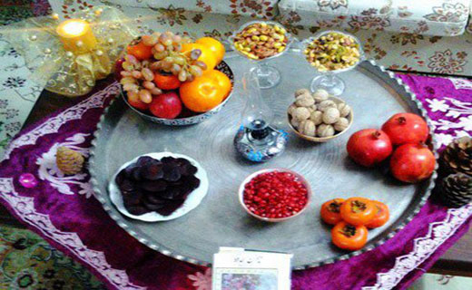 چیدن سفره های سنتی در شب یلدا