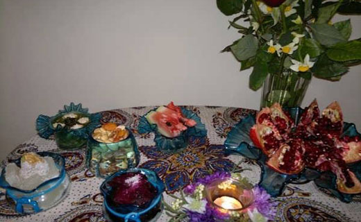 چیدن سفره های سنتی در شب یلدا