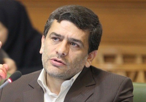 انتقاد تند حافظی از نبود مأموران راهور هنگام بارندگی در شهر