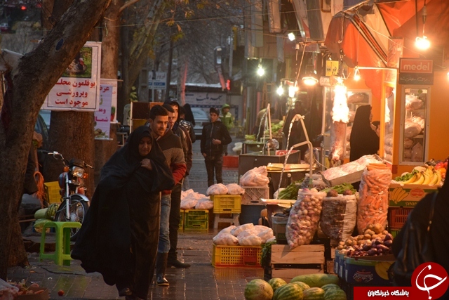 بازار داغِ غروبِ شب یلدا در سرمای خرم آباد+تصاویر