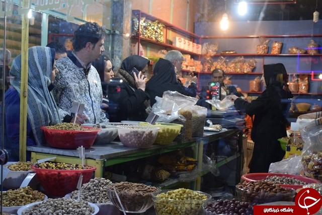 بازار داغِ غروبِ شب یلدا در سرمای خرم آباد+تصاویر