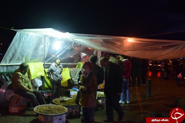 بازار داغِ غروبِ شب یلدا در سرمای خرم آباد+تصاویر