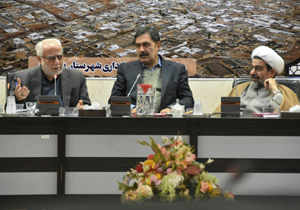 نماز را وابسته به جناح بندی سیاسی نکنید