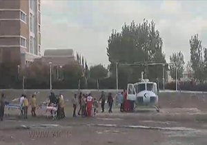 انتقال مجروحین حادثه قطار در سمنان با هلی‌کوپتر + فیلم