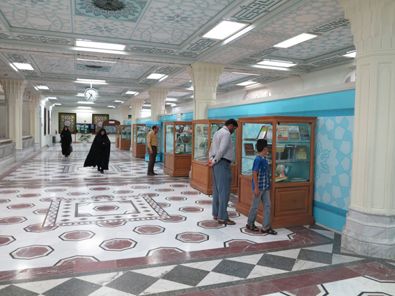 نمایشگاه عکس و کتاب با موضوع "بسیج"