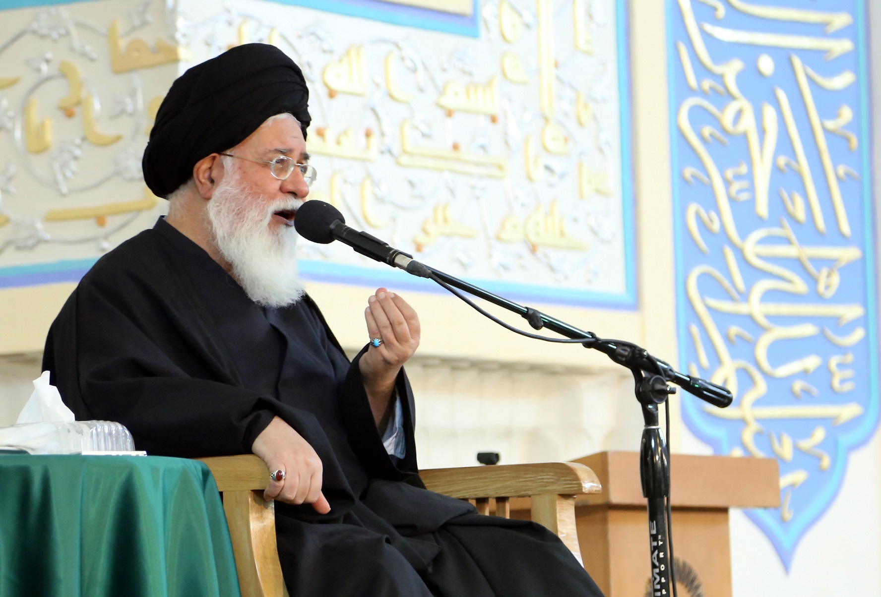 مقابله جریانهای سیاسی غیر ارزشی با جریان حزب&zwnj;اللهی بر سر &laquo;رفاه&zwnj;زدگی&raquo; است