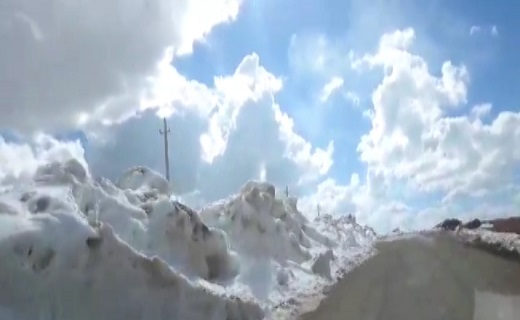 نمایی از جاده برفی منطقه آوج + فیلم