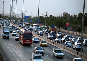 تردد ۹۶۲ هزار خودرو در جاده های استان