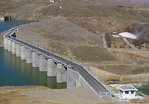 فعالان محیط زیست سد بوکان را پاکسازی کردند