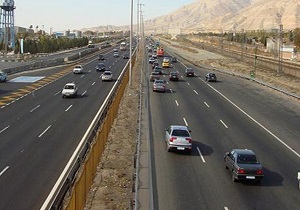 تردد ۶۶۷ هزار خودرو در راه های استان