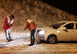 اسکان اضطرای 200خانوارمسافر گرفتار در برف و کولاک شهرستان نیر