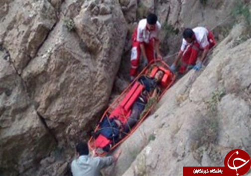 نجات کوهنورد گمشده در ارتفاعات یافته خرم آباد+ عکس