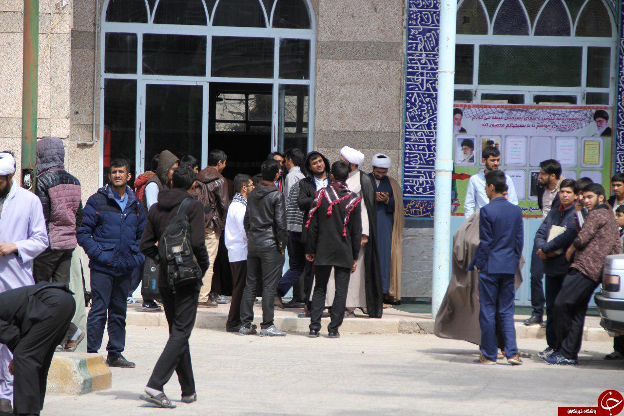 خروج دانشجویان و دانش آموزان به دلیل وقوع زلزله+تصاویر