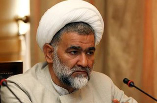 روی آوردن به تجمل گرایی و تجمل‌آفرینی از مشکلات امروز کشور است