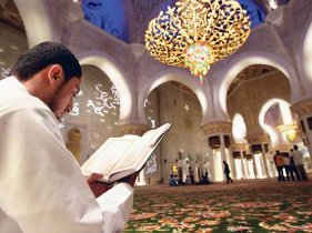 توزیع 7 هزار جلد کتاب بین معتکفین در زنجان