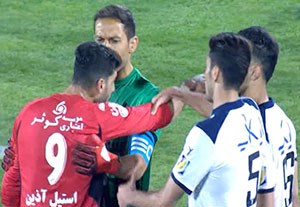 درگیری شدید در پایان بازی پرسپولیس - پیکان + فیلم