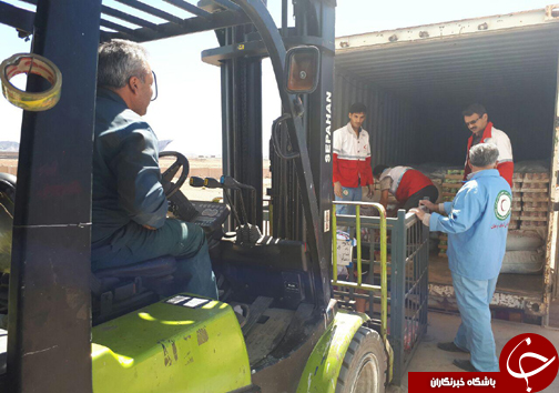 اعزام محموله غذایی هلال احمر خراسان جنوبی جهت کمک به زلزله زدگان+تصاویر