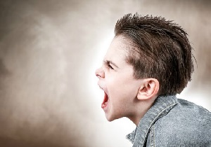 با کودک بیش‌فعال خود چگونه برخورد کنم؟