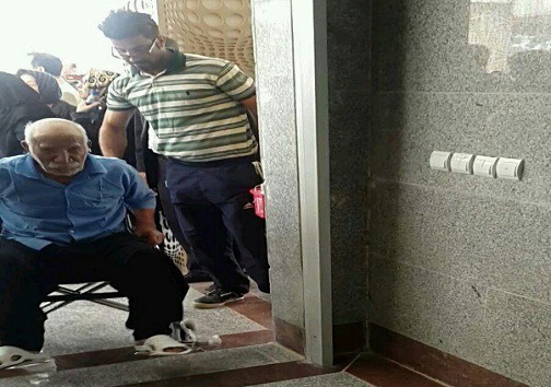 انتقال بیماران به بیمارستان جدید الاحداث صحنه