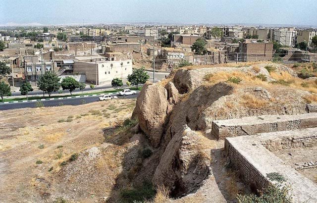 تملک و آزادسازی بخشی از عرصه تپه هگمتانه در دستور کار قرار گرفت